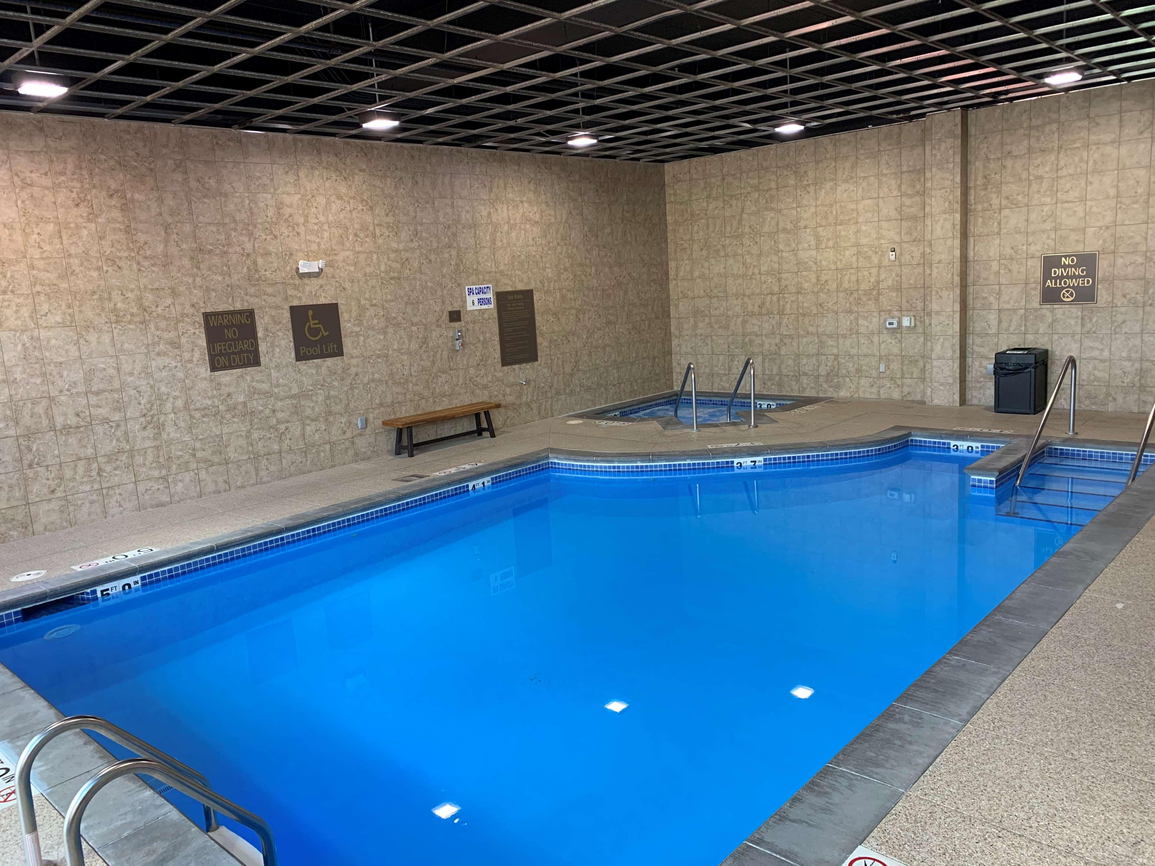 Radisson Hotel River Falls Екстер'єр фото